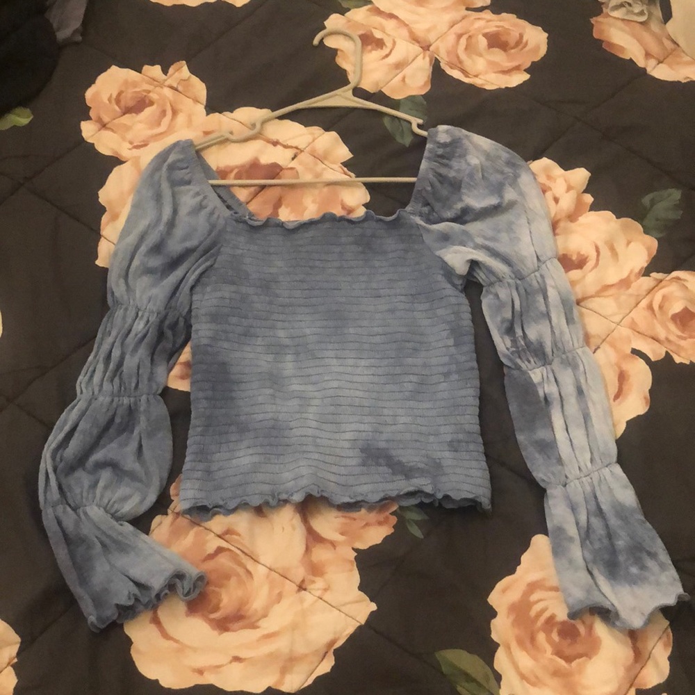 blue with white incorporation Small cinch long sleeve never worn!!